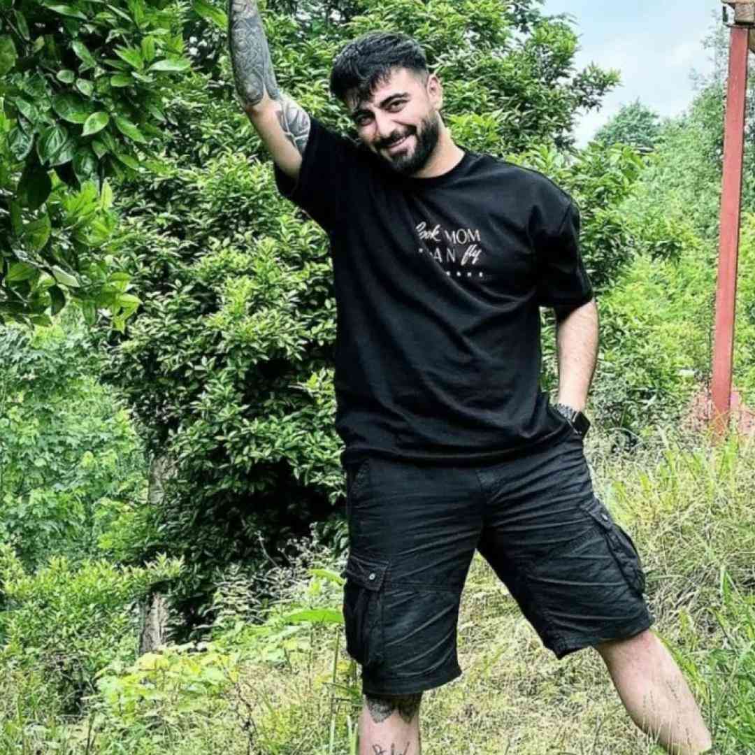 رامین تجنگی تف تو رخی که لای ماسکه