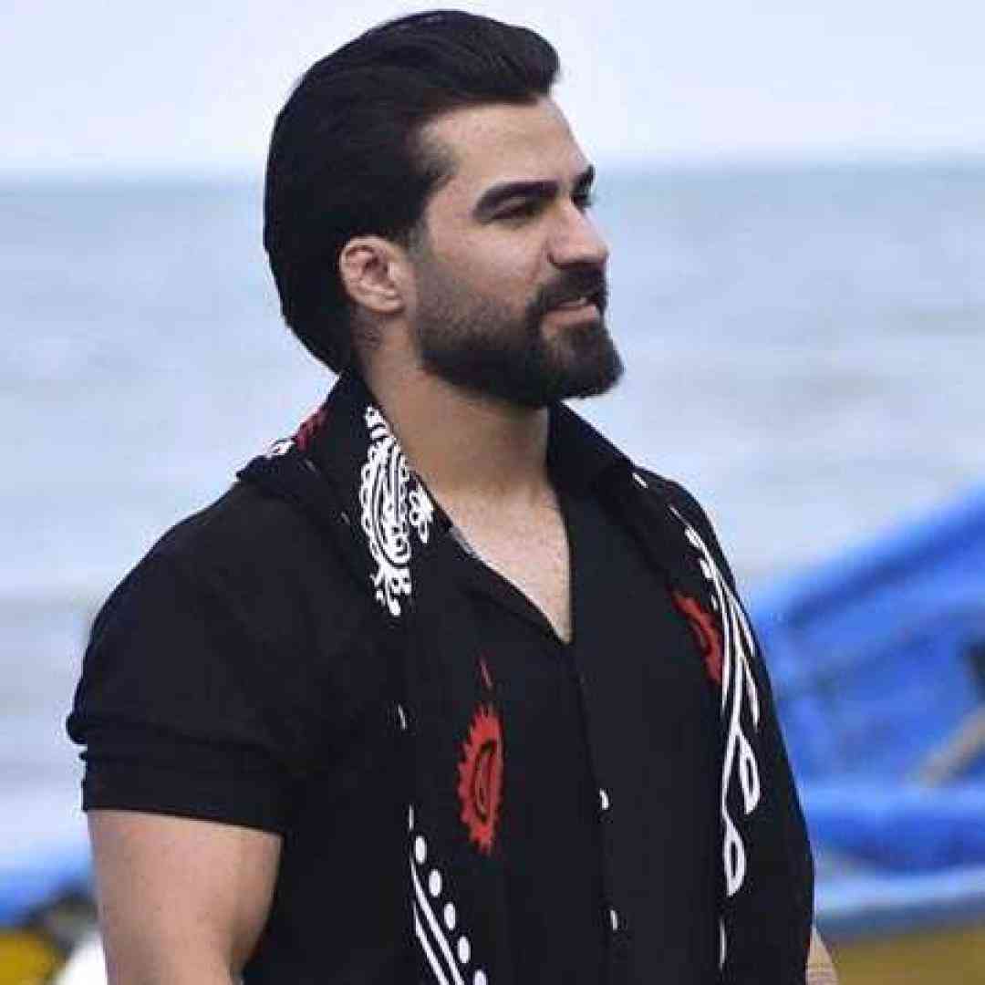 حمیدرضا بابایی عاشقی مفت گرانه تنهایی کار عاقلانه