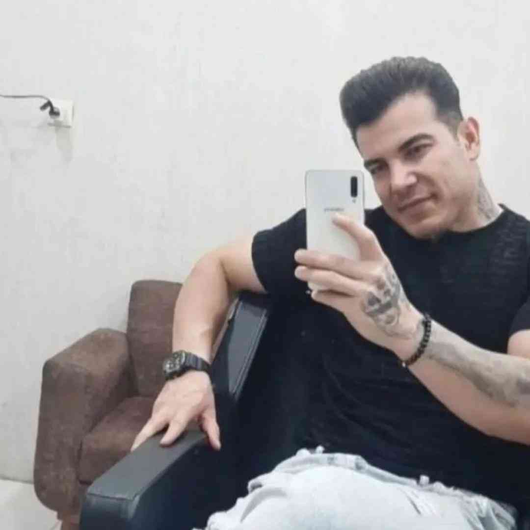 دانلود آهنگ چه و خود کردی مهربان ارا دسیلت خط خطن از فرهاد فرهادی