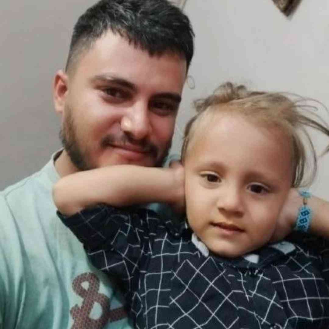 دانلود آهنگ انفرادی از رامین کرمی