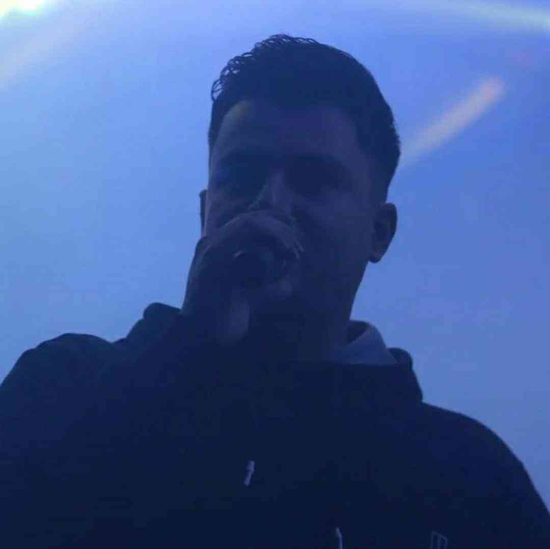 رامین کرمی بغل بگیرم تا جان بگیره لشم