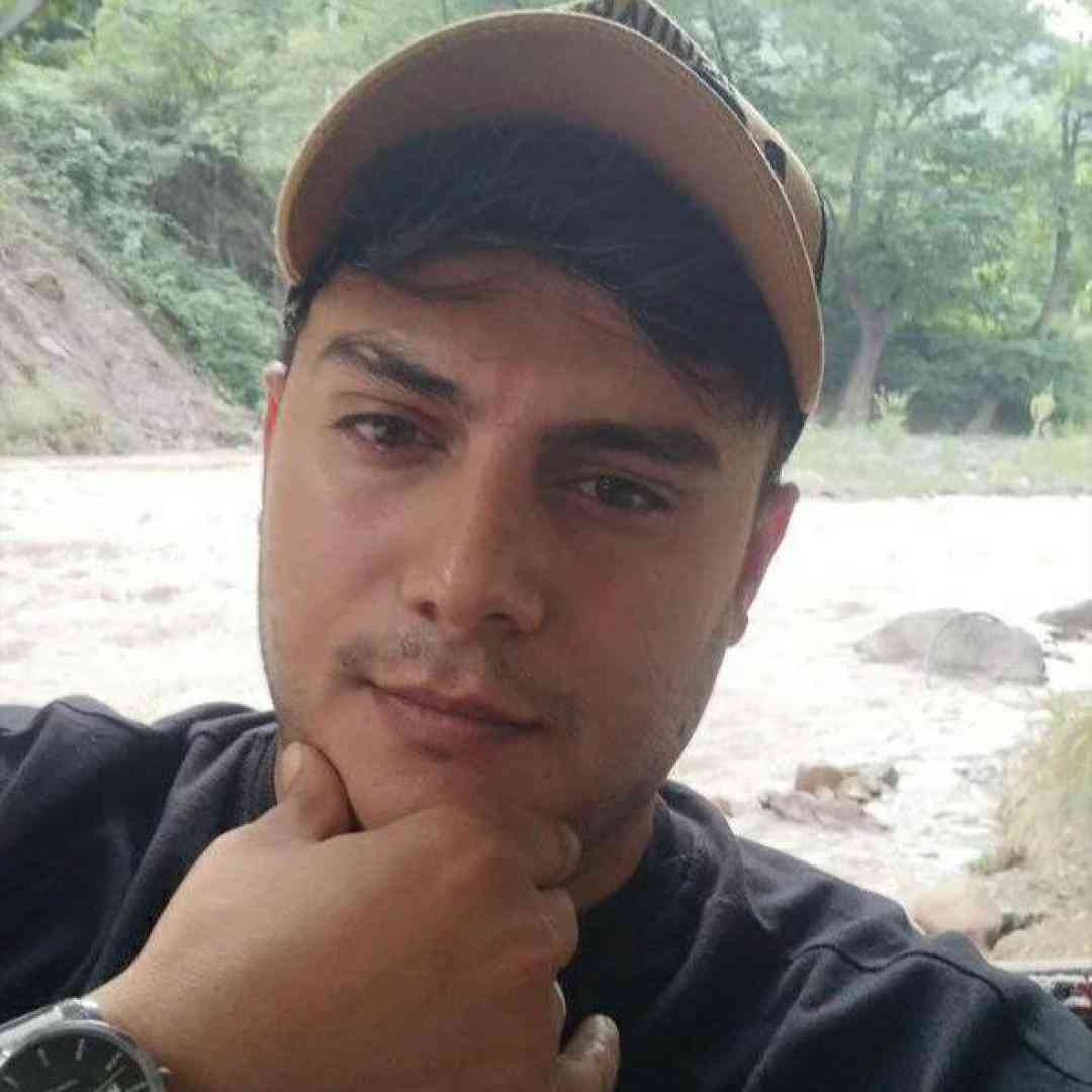 رامین کرمی نفس گرانه تو بازار شبم بیا تا ای دلتنگی نکشددم