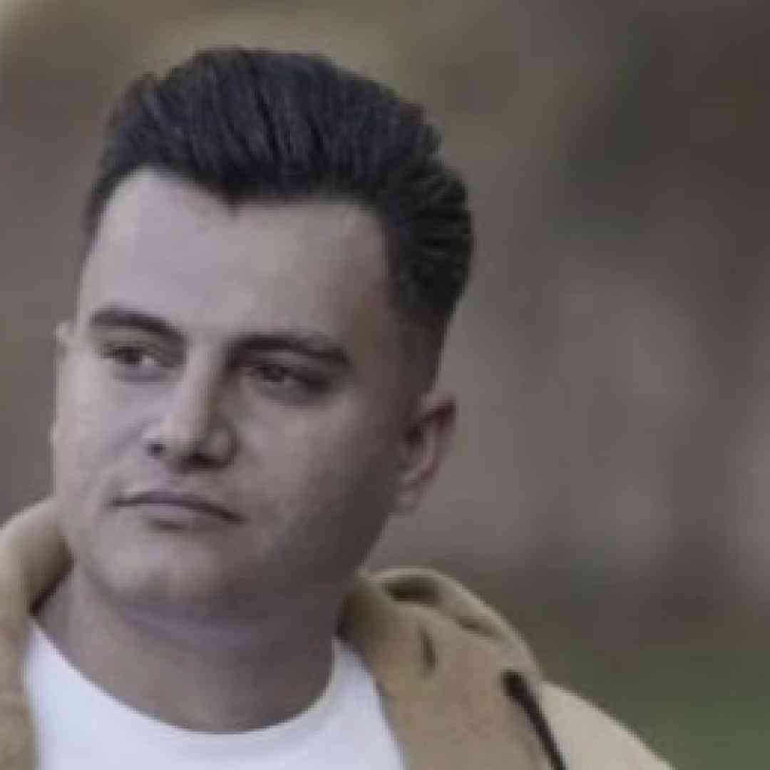 دانلود آهنگ درویش از رامین کرمی