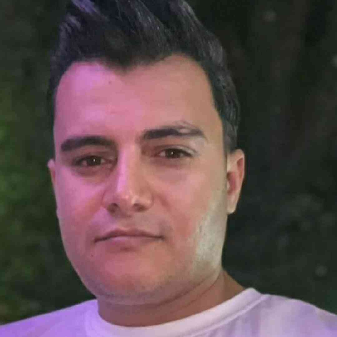 دانلود آهنگ حکم عشق از رامین کرمی