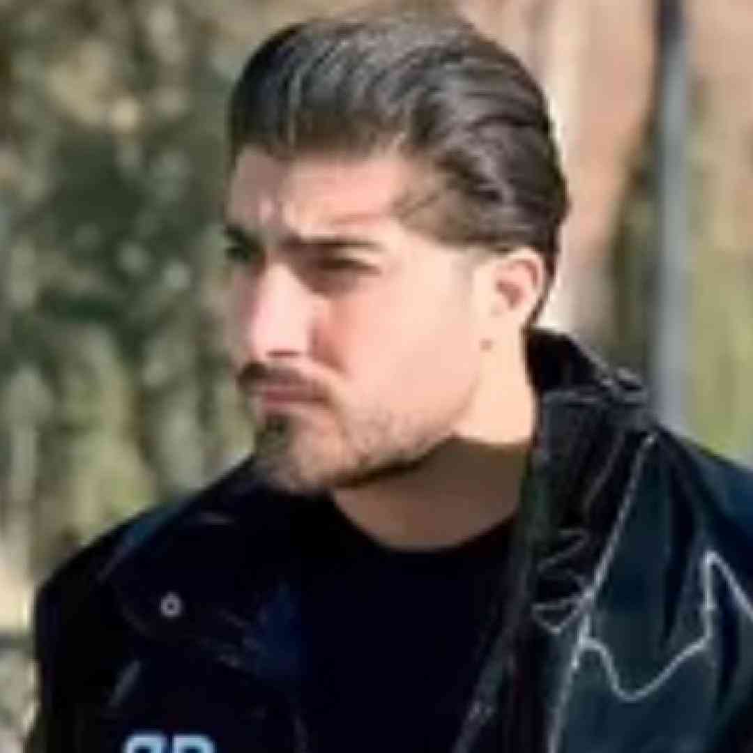 دانلود آهنگ بمب ساعتی از امیر رمضانی