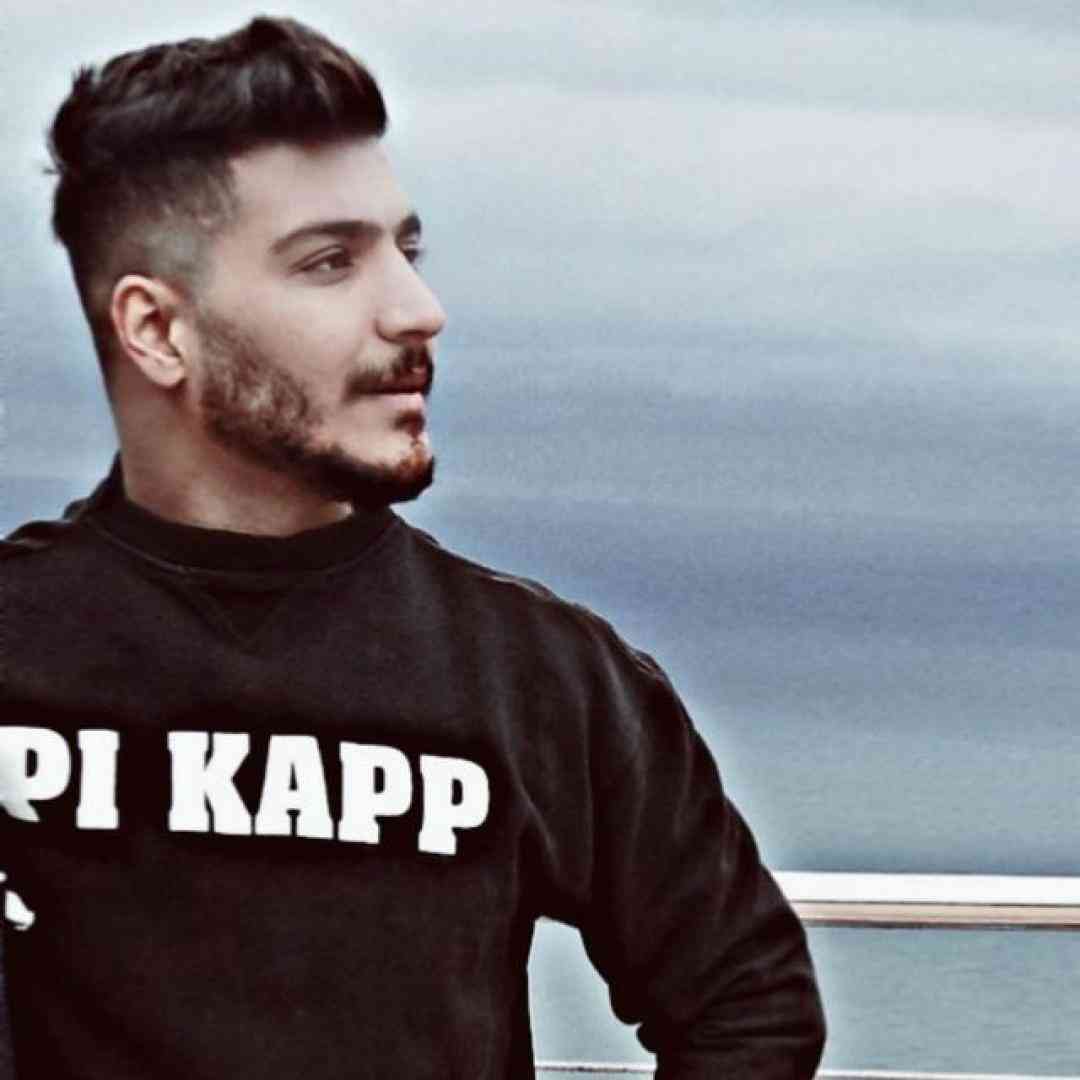 دانلود آهنگ تو چشام بودی ولی افتادی میگردی از آرمین برمایه