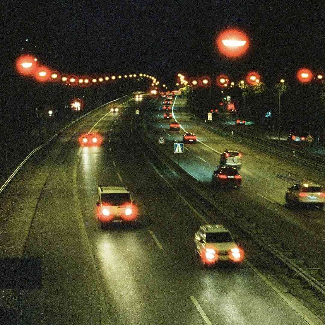  گل سرخ بوسه رو رو لبای من بذار - ترند اینستا