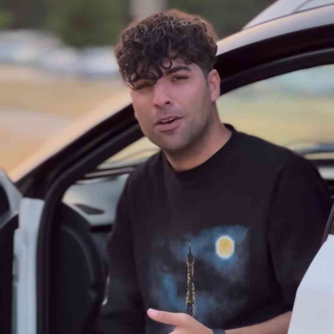 احسان آزادی شلوار پلنگی