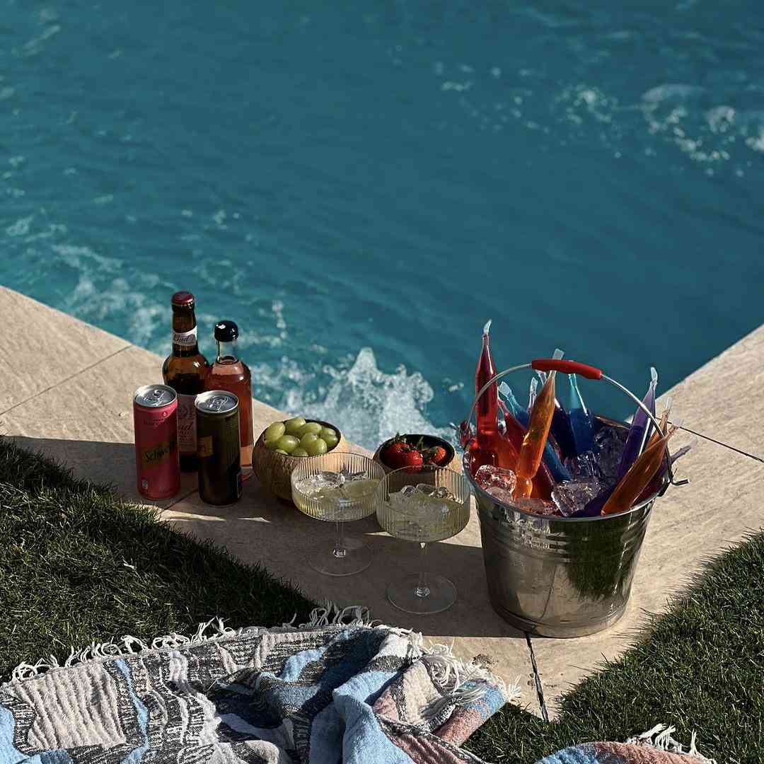  ساعت یک شبه زدم از خونه بیرون از این آدما