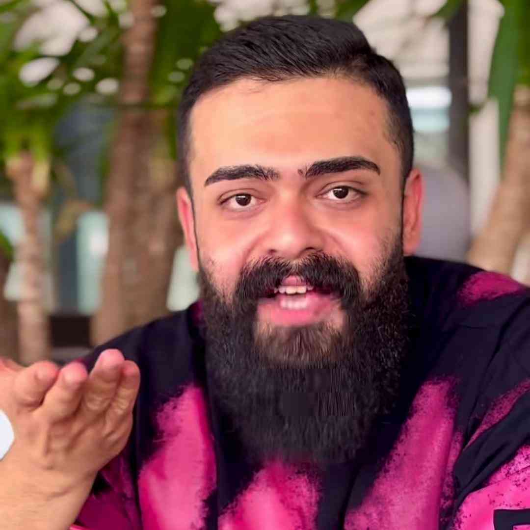 دانلود آهنگ دارم از دور میبینمت از علیراد