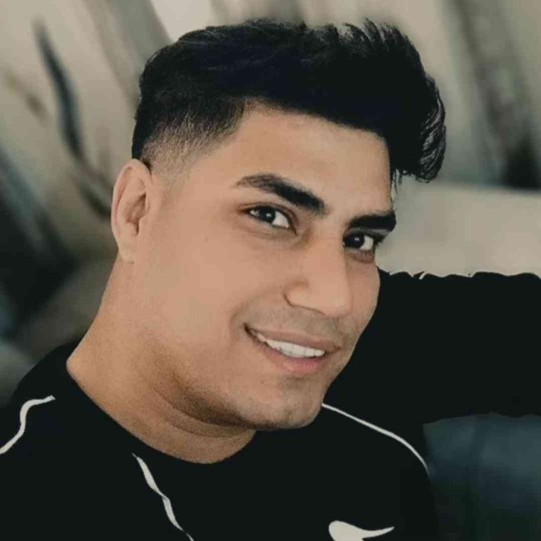 امین فالجی به او غریبه بگو ازم بگو بگو دوسم داشت