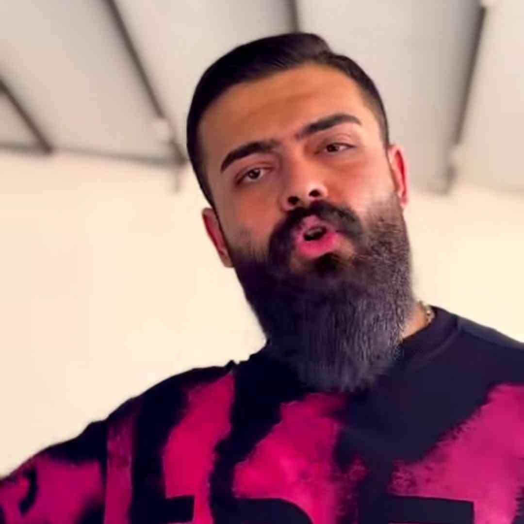 دانلود آهنگ حالمو میزنی به هم همیشه تو خوشحالیا از علیراد