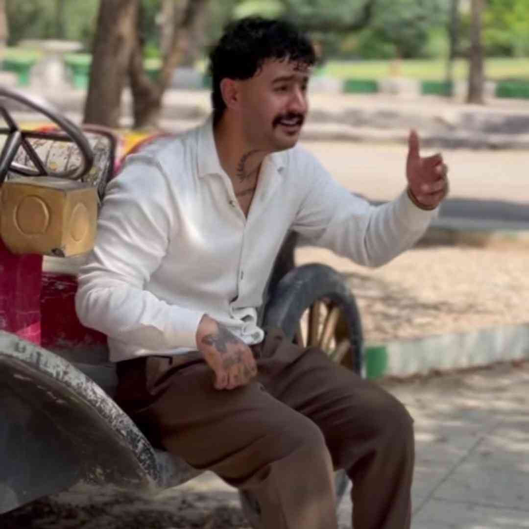 دانلود آهنگ آب هویچ از وحید عباسی