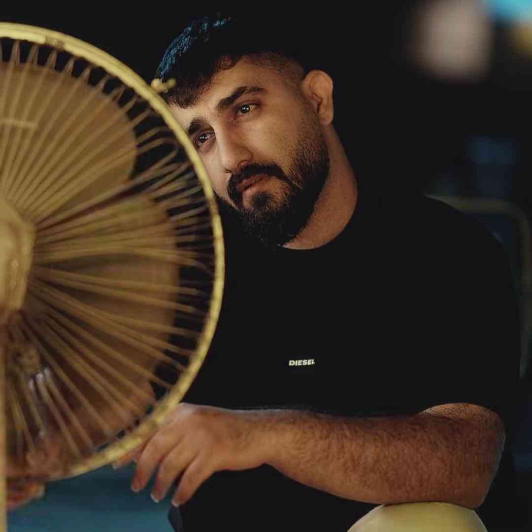 دانلود آهنگ صدای دادو بیدادم امشو رو اعصابمه از محمد امیری