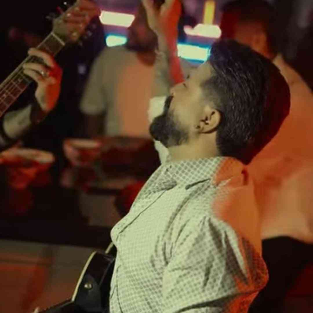 دانلود آهنگ بی خدافظی نمیشه رفته باشی ولی خب شد از مجید خراطها