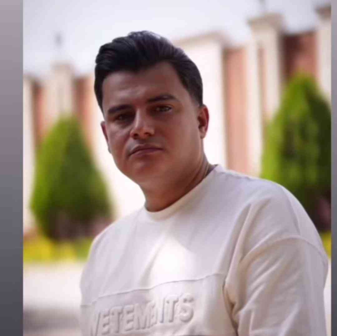 دانلود آهنگ هناسکم از رامین کرمی