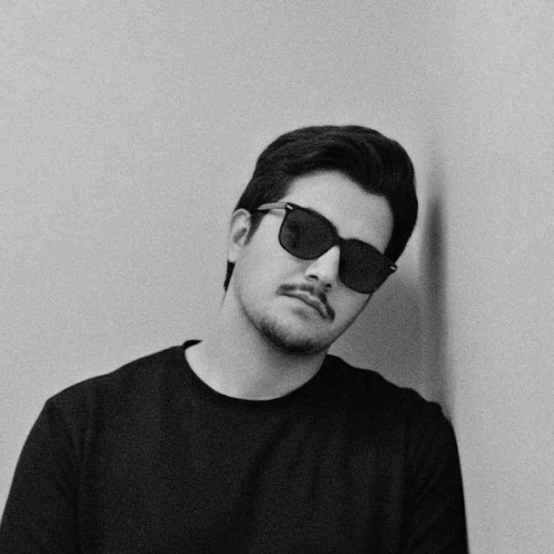 اهورا نیومدی