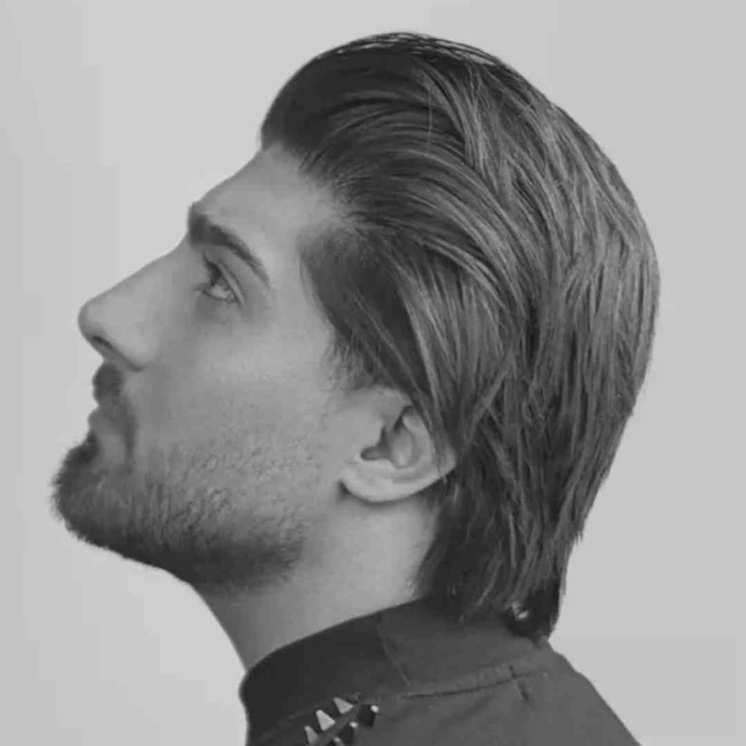 امیر لیام میزنه سرم بت زنگ بزنم ولی یچی بشه میگه نکو