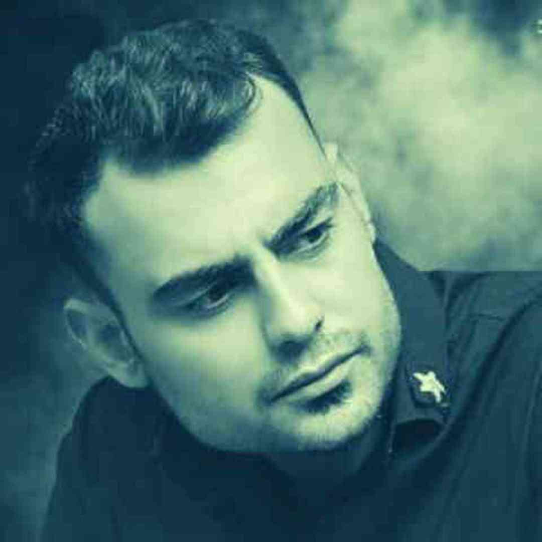 روح الله کرمی سنگ مزار 2