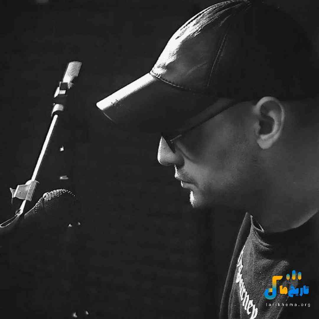 روح الله کرمی سنگ مزار